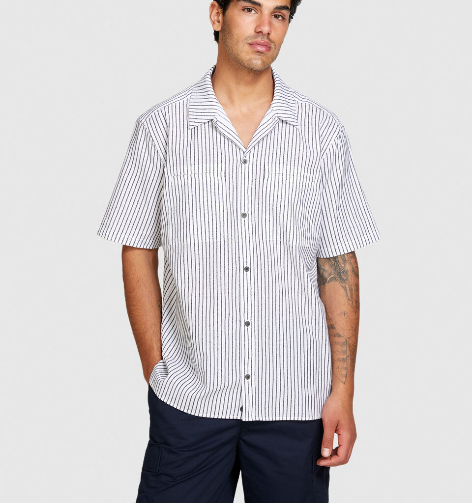 Striped short sleeve shirt - men's regular fit shirts - Multi-color | Sisley image number 4